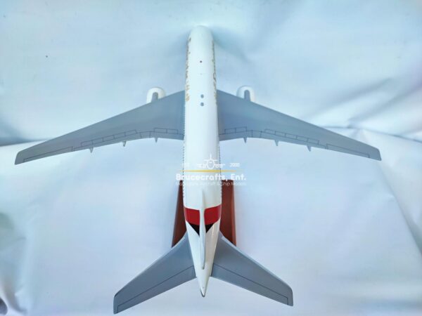 Model of B777-200 Emirates Airlines with detailed craftsmanship.